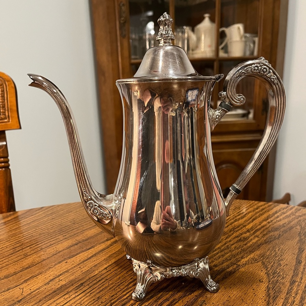 Oneida Vintage Silver-Plated Coffee/Tea Pot